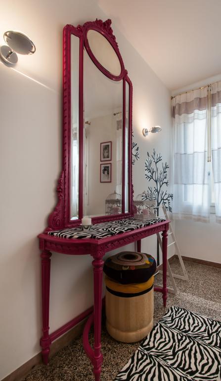 Ve-Nice Suite Misericordia C2607B Veneza Quarto foto